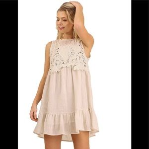 NWT Umgee Lace and linen look dress.